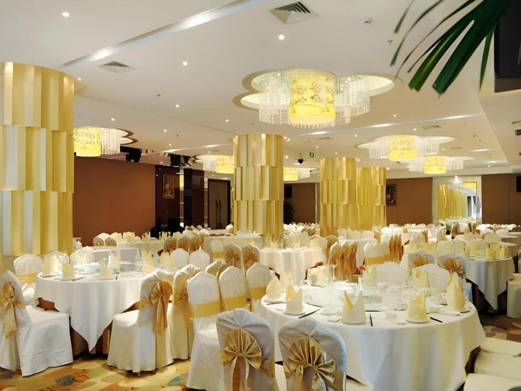 Chengdu Yinsheng International Hotel Supoqiao Dış mekan fotoğraf